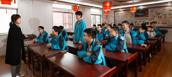 神木 分类教学，因材施教，采取“一类一方案、一人一目标”的教学方法