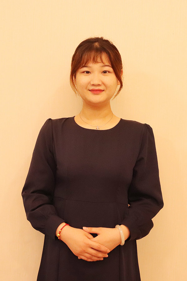 神木文哲 本科学历，优秀班主任